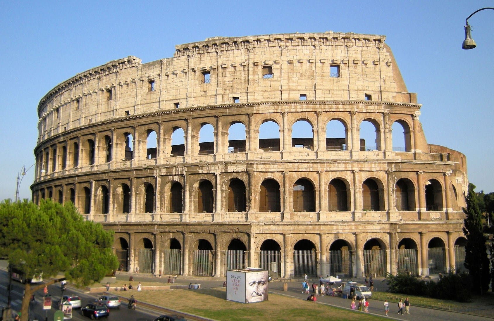 best way to visit the Roman Colosseum Earl rome