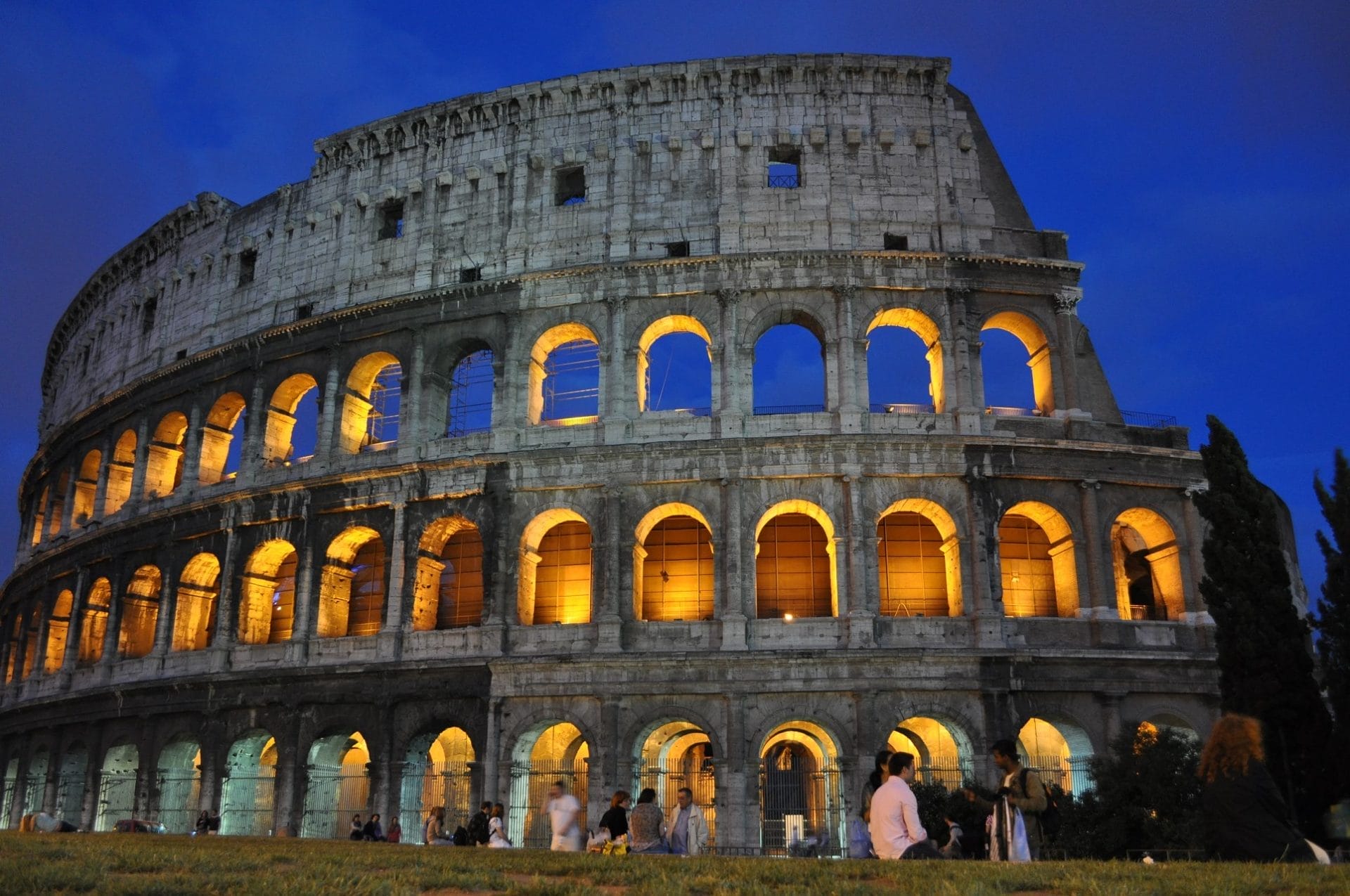 why visiting Colosseum by night