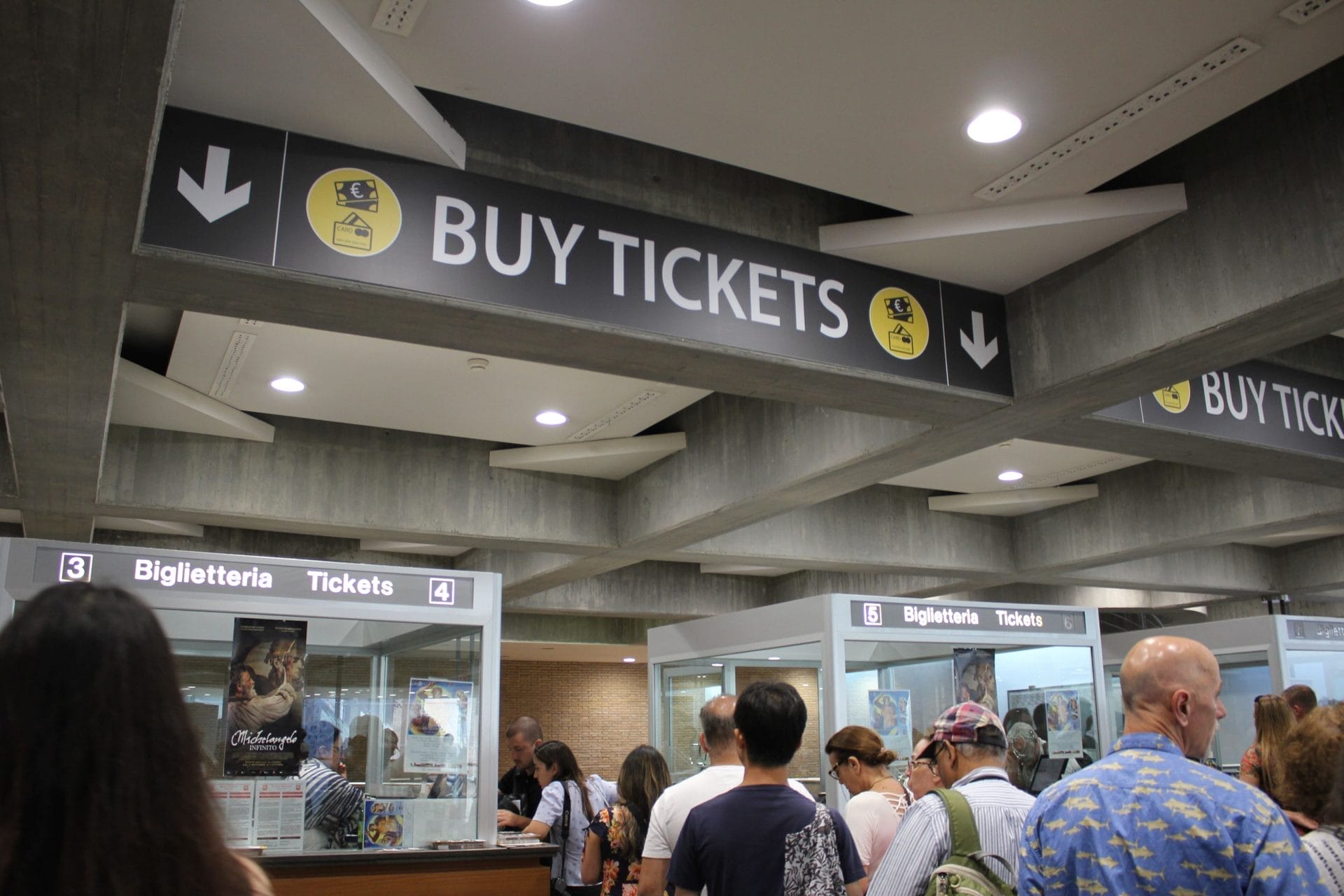 omnia card vs roma pass tickets Coloseeum