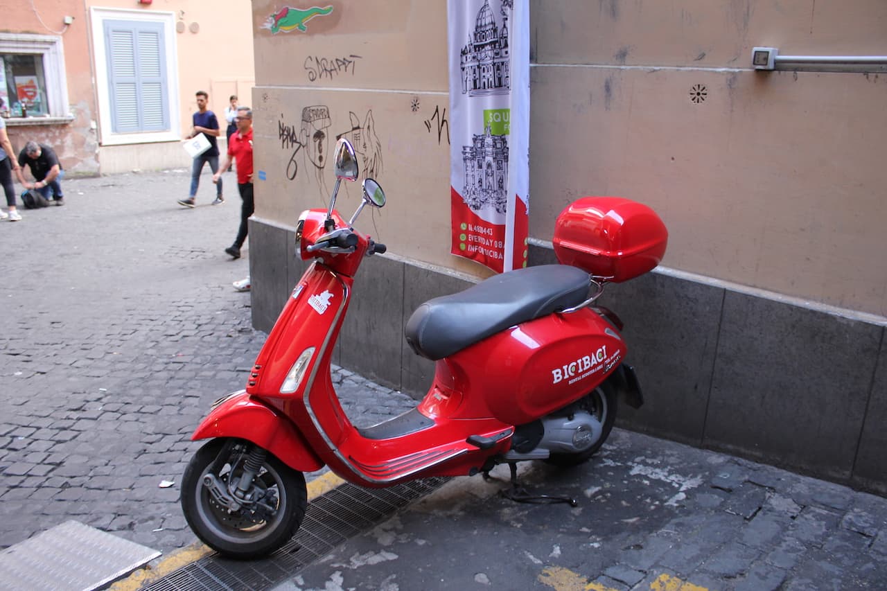 scooter to go the colosseum