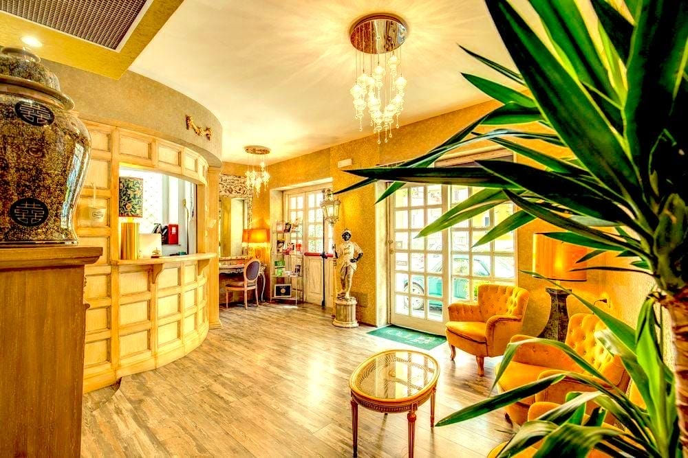 hotels near colosseum rome