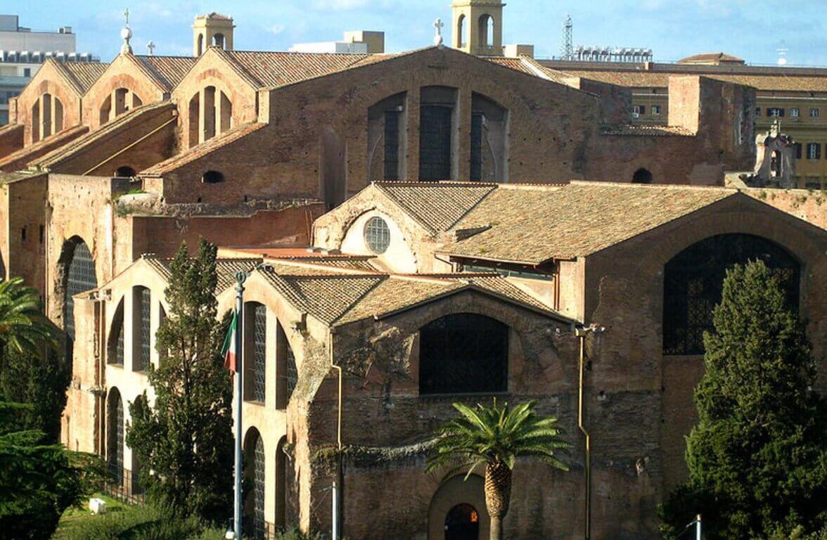 baths_of_diocletian_@commons.wikimedia.org Outside building